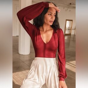 Lulus Basics Small Burgundy V-Neck Balloon Sleeve Bodysuit